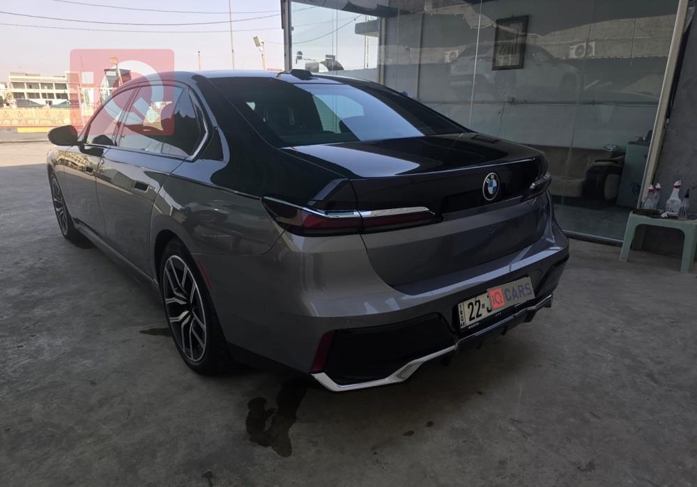 بي ام دبليو الفئة 7